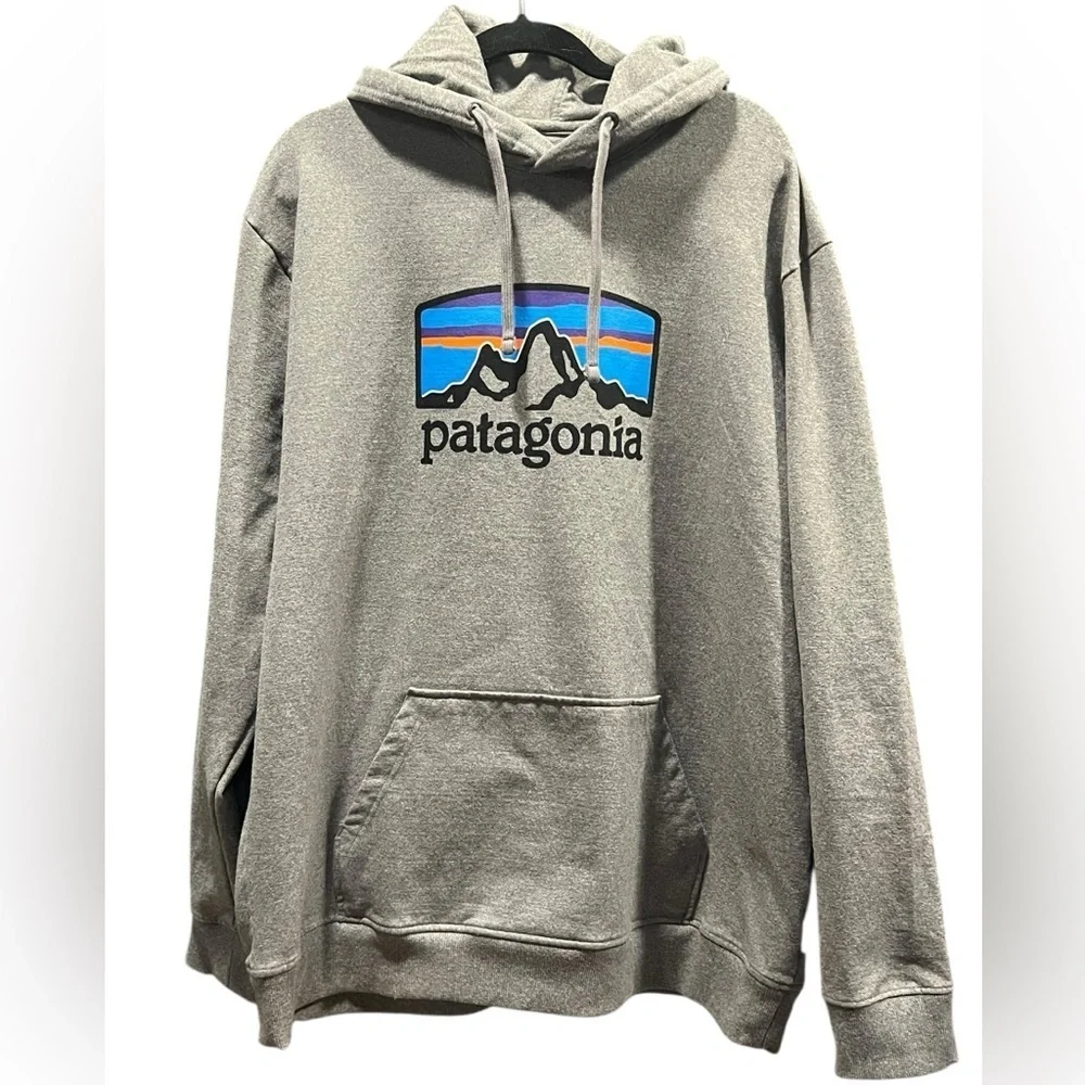 PATAGONIA Hoodie Mens XXL Fitz Roy Horizons Uprisal Gravel Heather Gray color